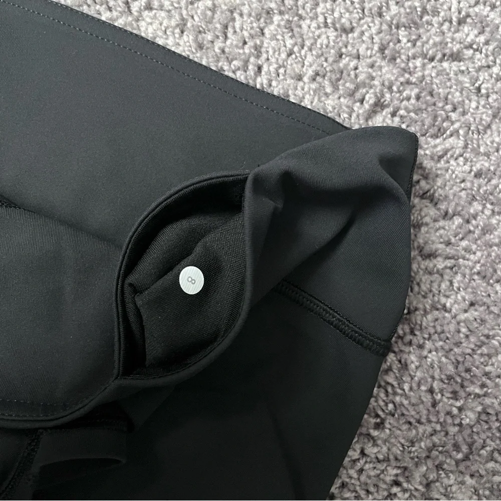 LULU LEMON | Shorts - Picture 4 of 8